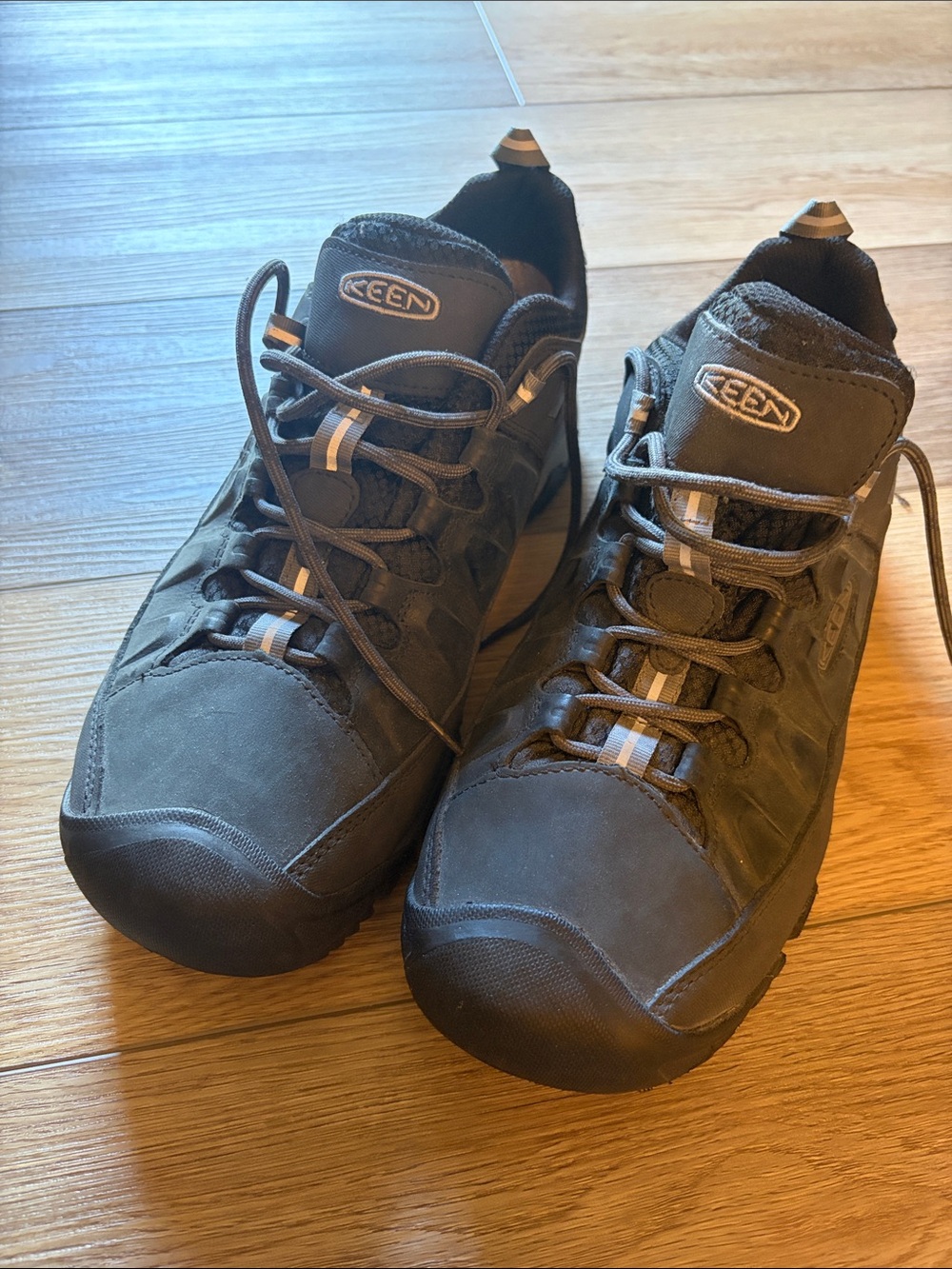 Keen Men's Dark Brown Athletic Trail Shoes